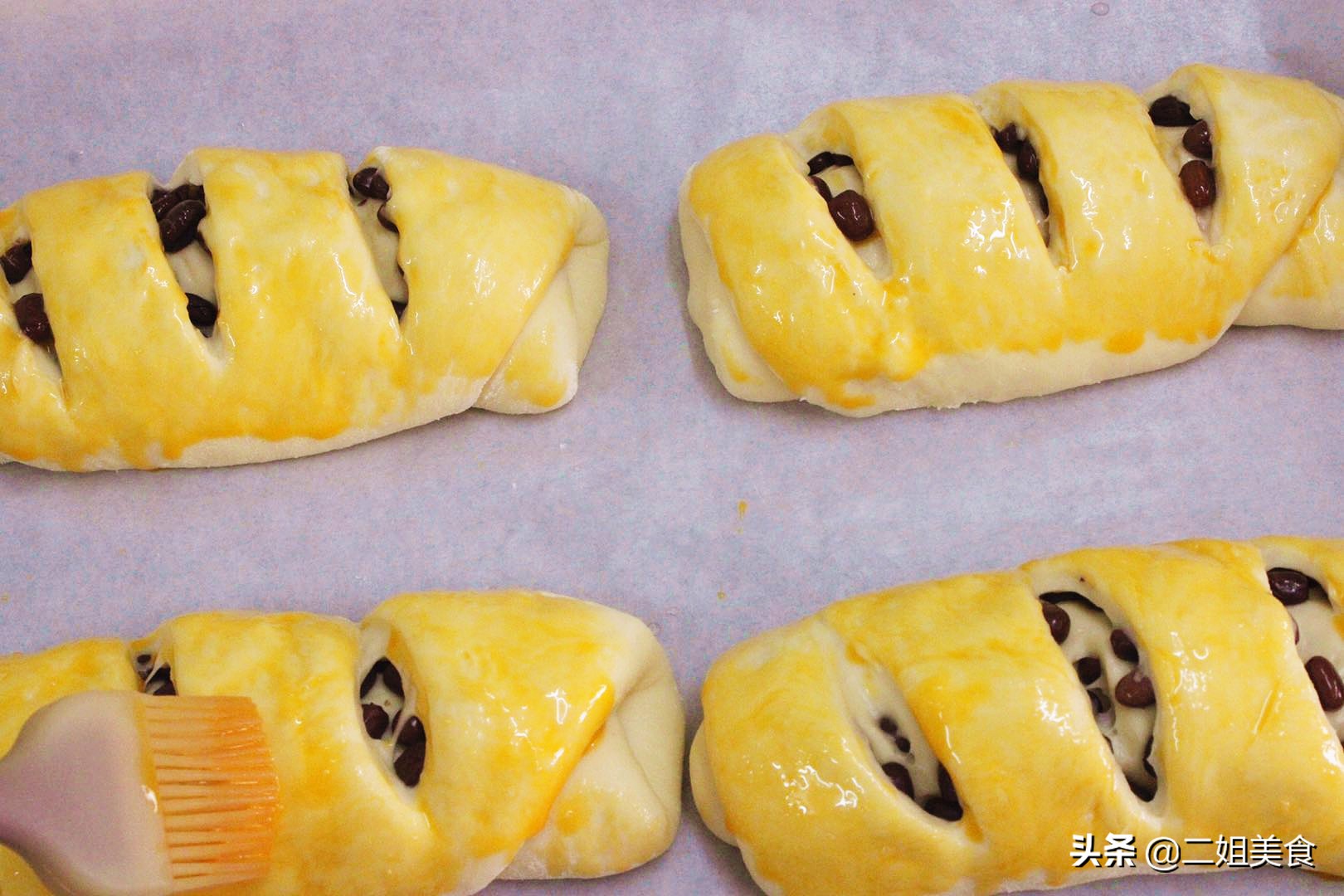 红豆面包不用买，自己在家做，无添加还香甜，蓬松软乎太好吃了