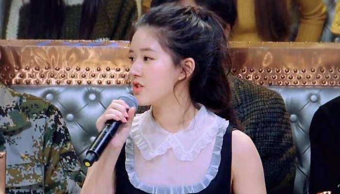 因《传闻中的陈芊芊》走红，同样是圆脸古装女