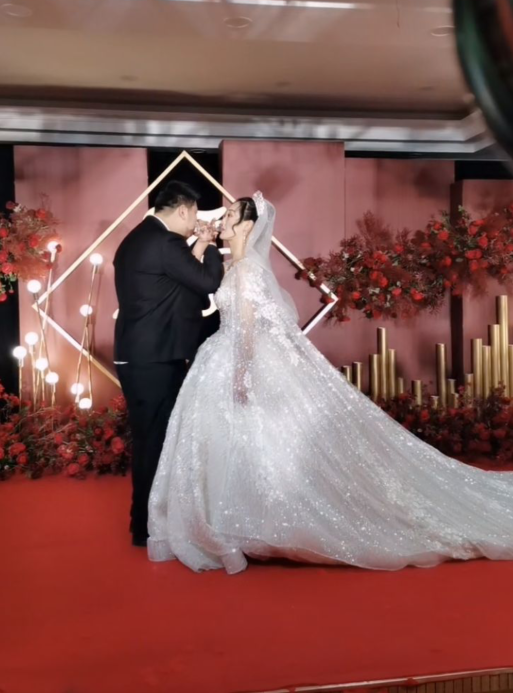 ֱ�����¸���ӻ����ֳ��ӵ��������񣬶��Ӿ�����֮���Ҹ�͵Ц