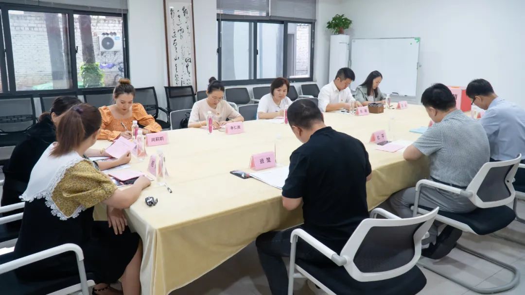 中共金月汇大健康支部选举大会圆满成功