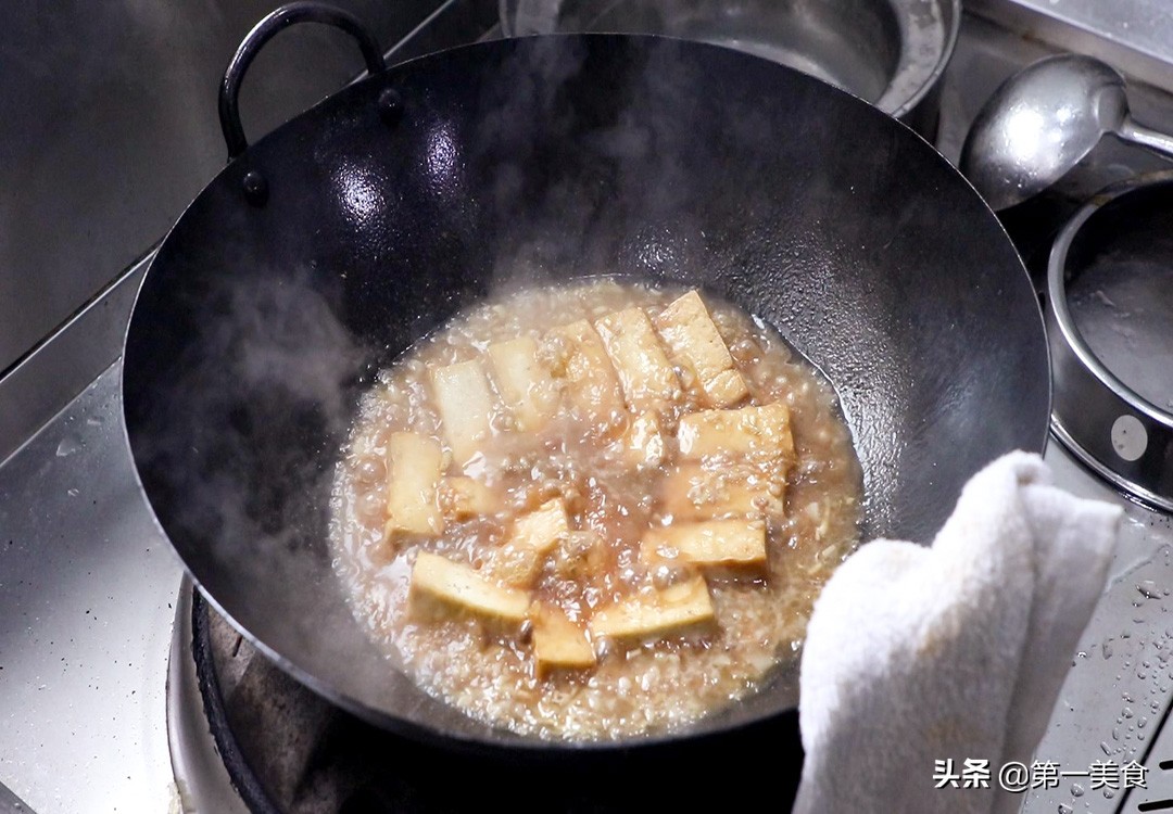 图片[8]-豆腐怎样煎不粘锅 用这2个小技巧 豆腐金黄又嫩 汤汁浓郁入味-起舞食谱网
