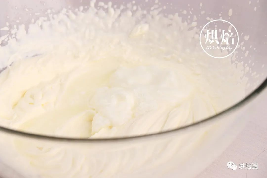 家里小孩最喜欢的酸奶蛋糕砖 夏天吃一点都不腻 冰冰凉 超过瘾
