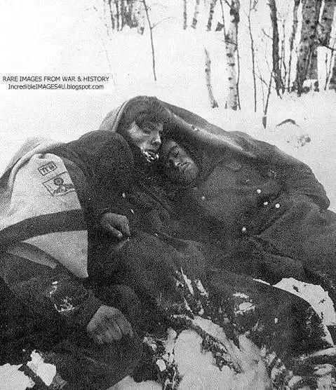 老照片: 苏联战场冻死的德国士兵, 民国死刑犯吃最后上路饭