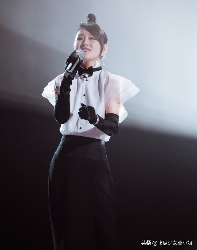 甜歌|杨钰莹也被誉为甜歌天后因一场恋爱事业尽毁 今参加《浪姐2》被打低分