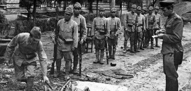 这才是“日本鬼子投降”的真实照片: 别再被电视