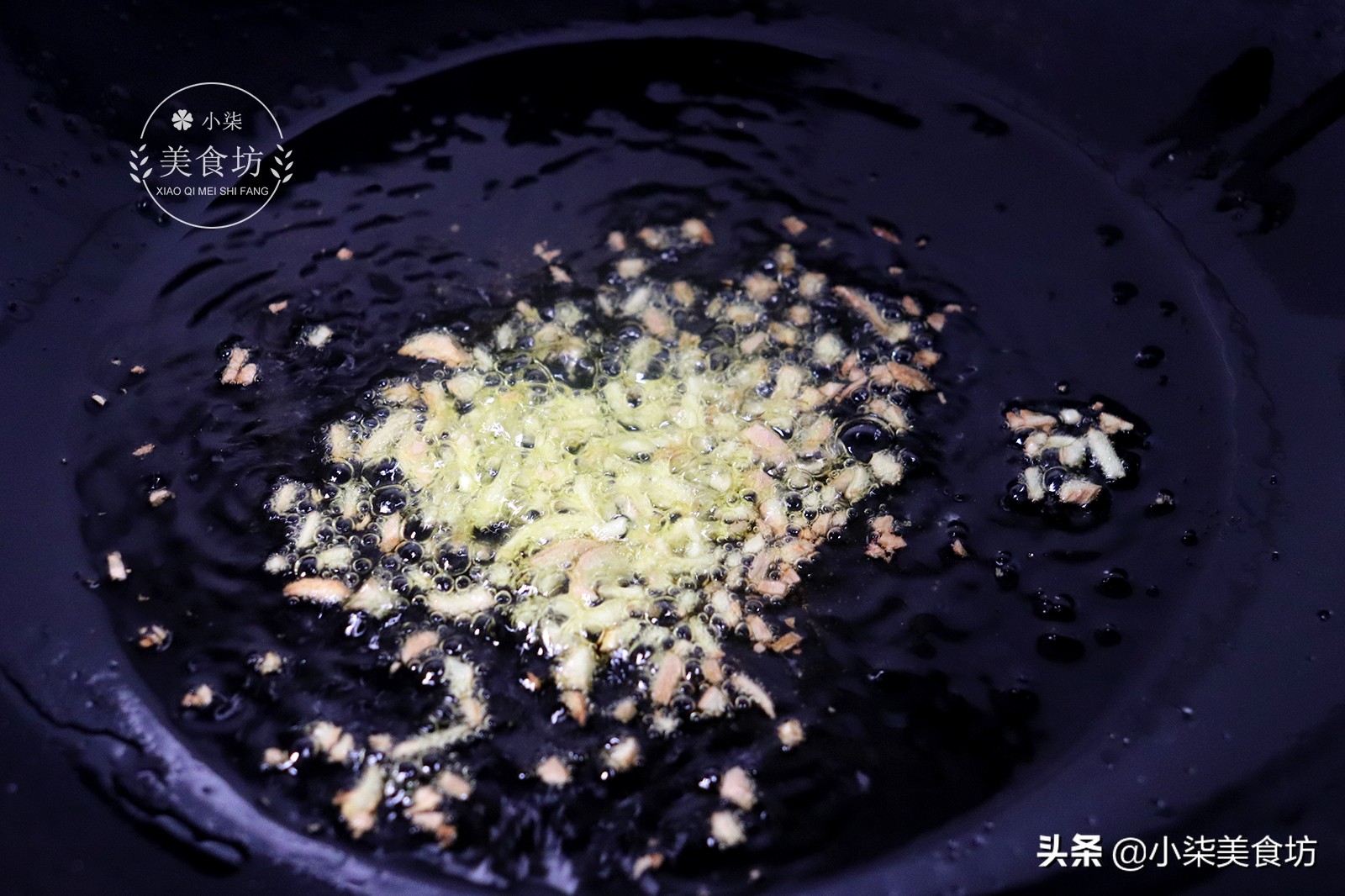 图片[7]-面粉别蒸着吃啦 试试这个新做法 15分钟出锅 比油条简单更好吃-起舞食谱网