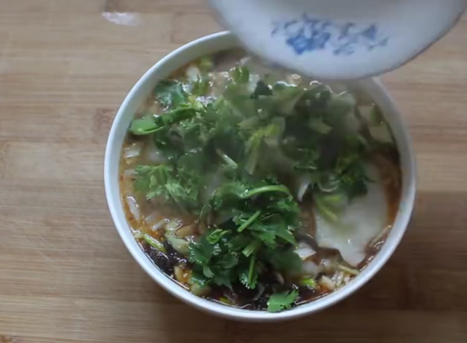 图片[6]-酸汤水饺的做法 味道酸辣可口-起舞食谱网