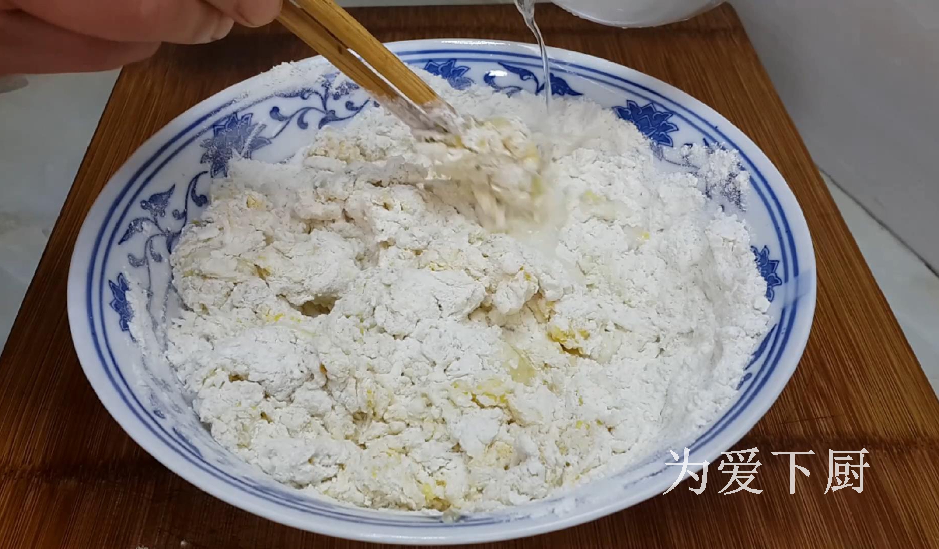 天冷教你自制小零食，不蒸不炒不油炸，金黄酥脆，出锅孩子抢着吃