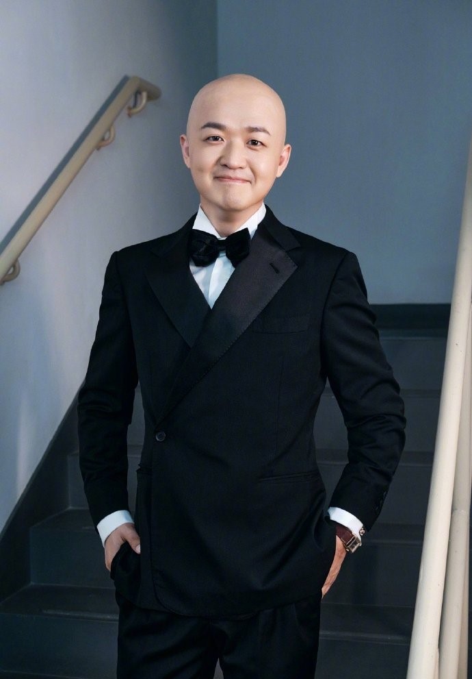 吴亦凡凭借一己之力让律师函失去公信力，艺人全改报警，何炅最刚