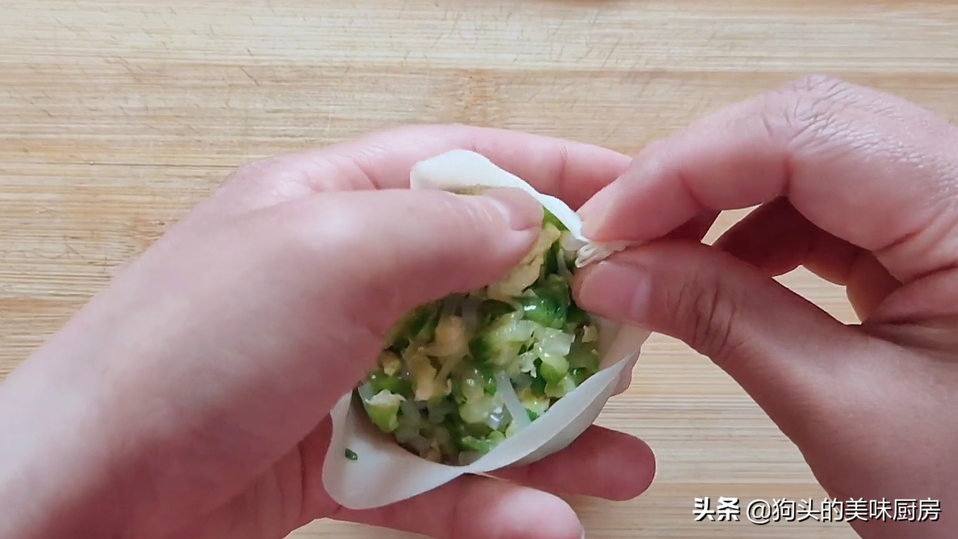 蒸包子不加酵母也能做，教你個老方法，咬一口滿嘴都是香，太香了