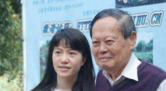 16年恩爱如初，98岁杨振宁允许翁帆改嫁，只求财产留子女