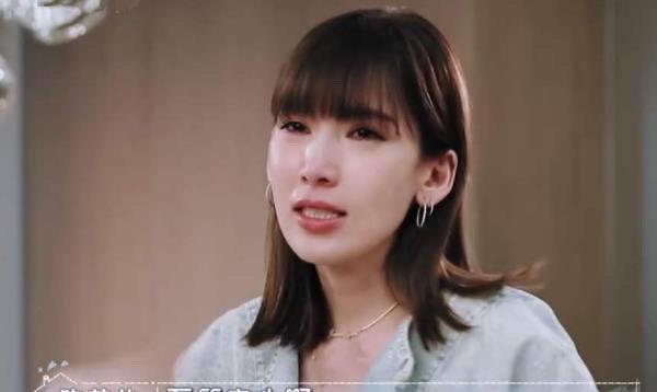 陈若仪婆婆对其严格，不允许穿着暴露，母亲节委屈落泪