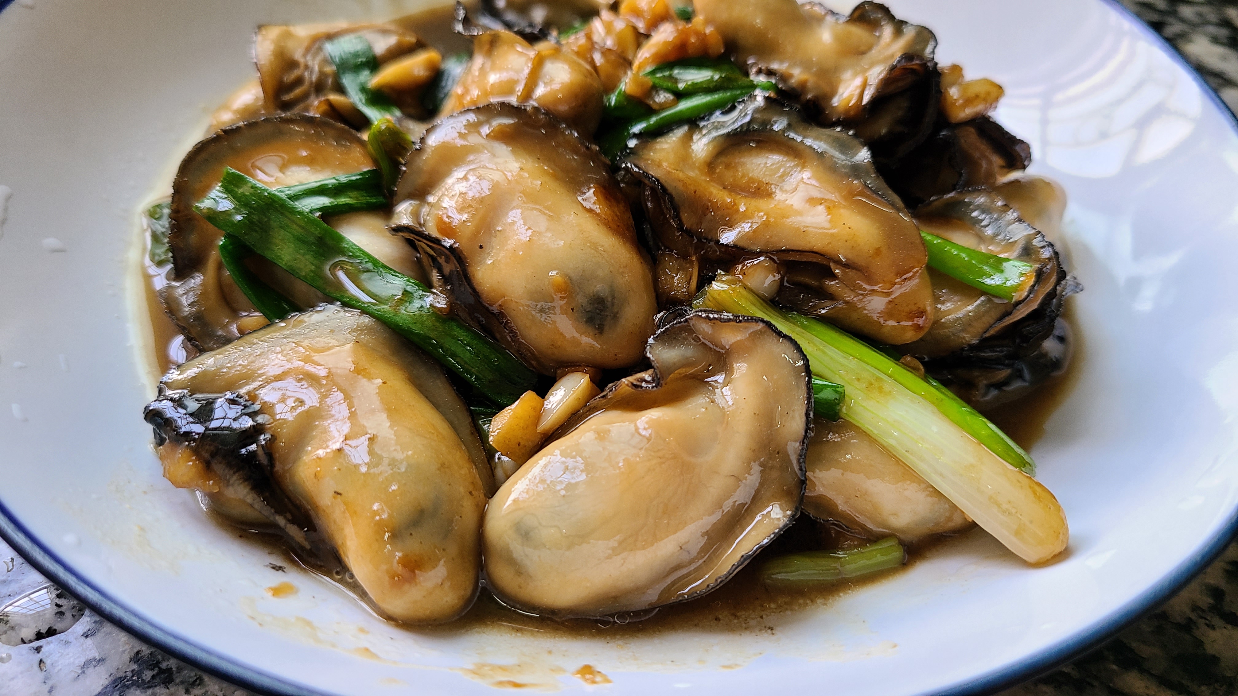 廣式炒生蠔原來這麼好吃，家常做法味道鮮美，看著就饞了