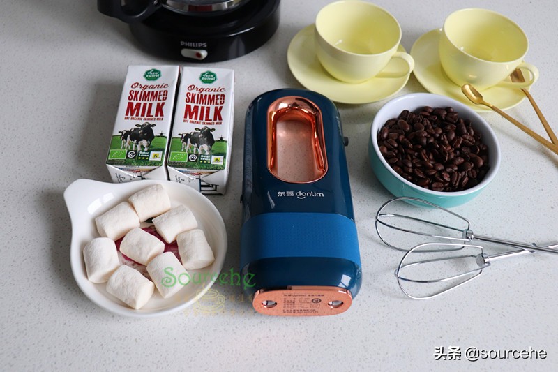 冬日下午茶，一杯熱乎乎的棉花糖咖啡，暖暖得很愜意，做法簡單