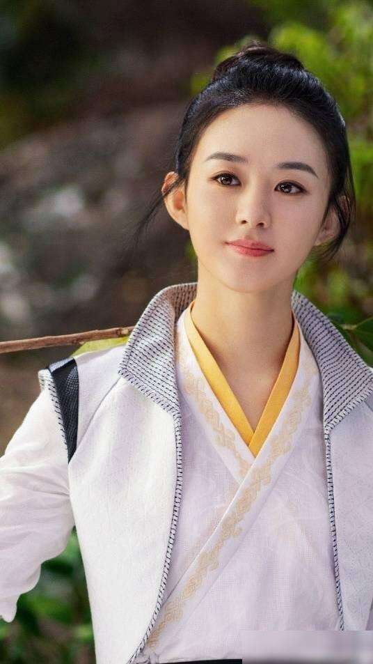 有匪杀青，看到赵丽颖的“蚂蚁腰”，我羡慕了