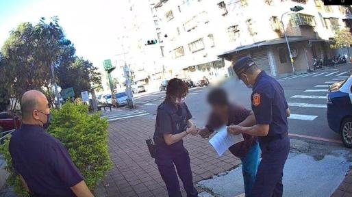 对抗颜色革命，香港必须尽快部署反辱警法或反侮辱公务人员法立法