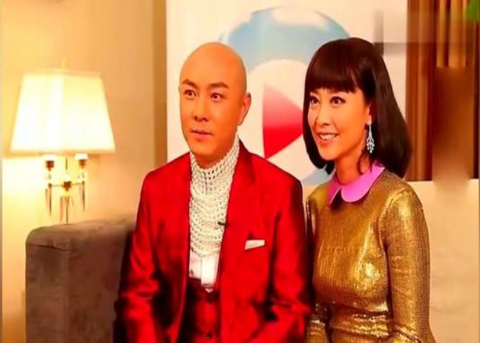 张卫健46岁妻子张茜素颜近照曝光！逆龄生长宛如