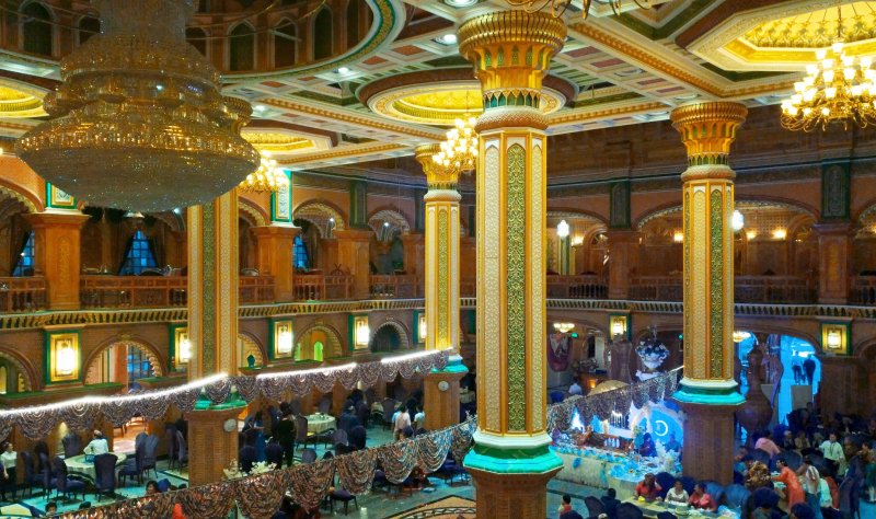 Travel Notes in Xinjiang: I was attending a Uzbek wedding, but I saw a luxury hotel in Kashgar