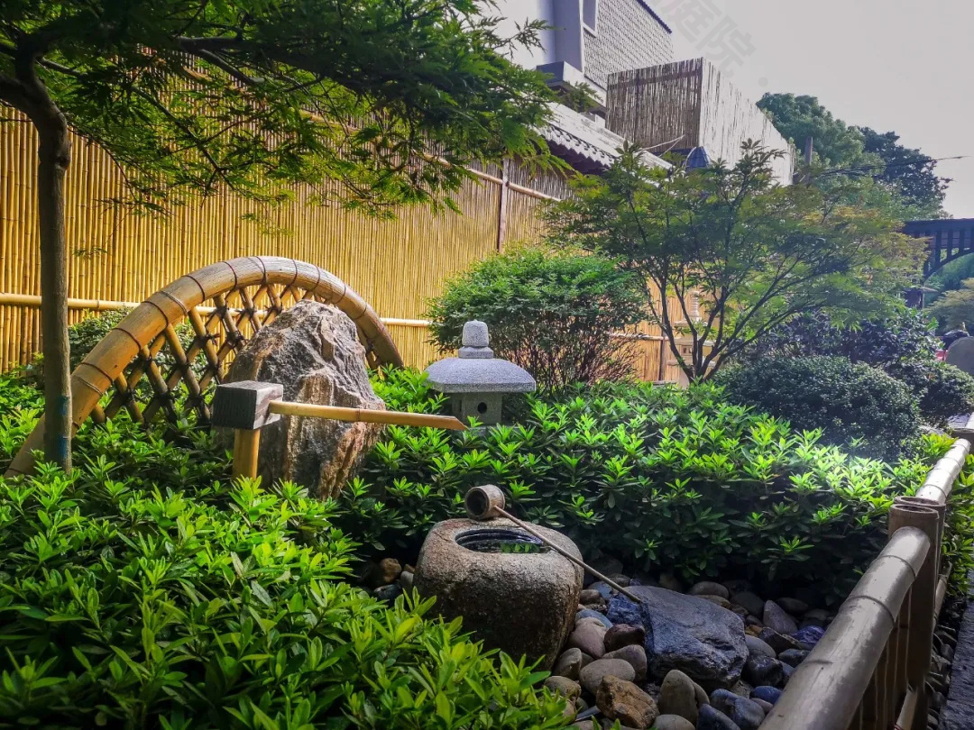 精雕细琢的日式庭院设计，入院都是禅意，怎一个雅致了得，真漂亮