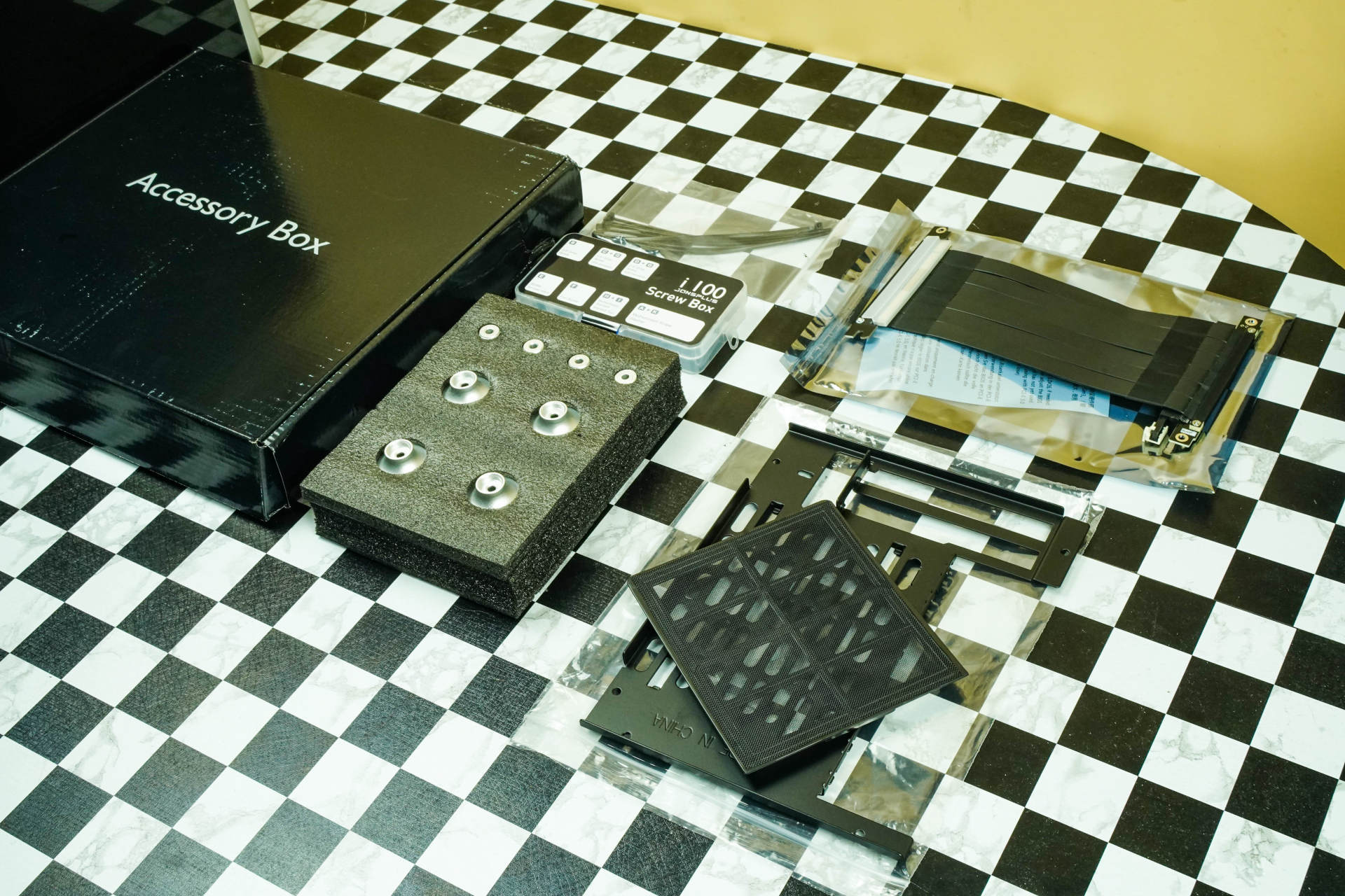 办公电脑也要高颜值，帮闺蜜组装电脑，我自己却爱了