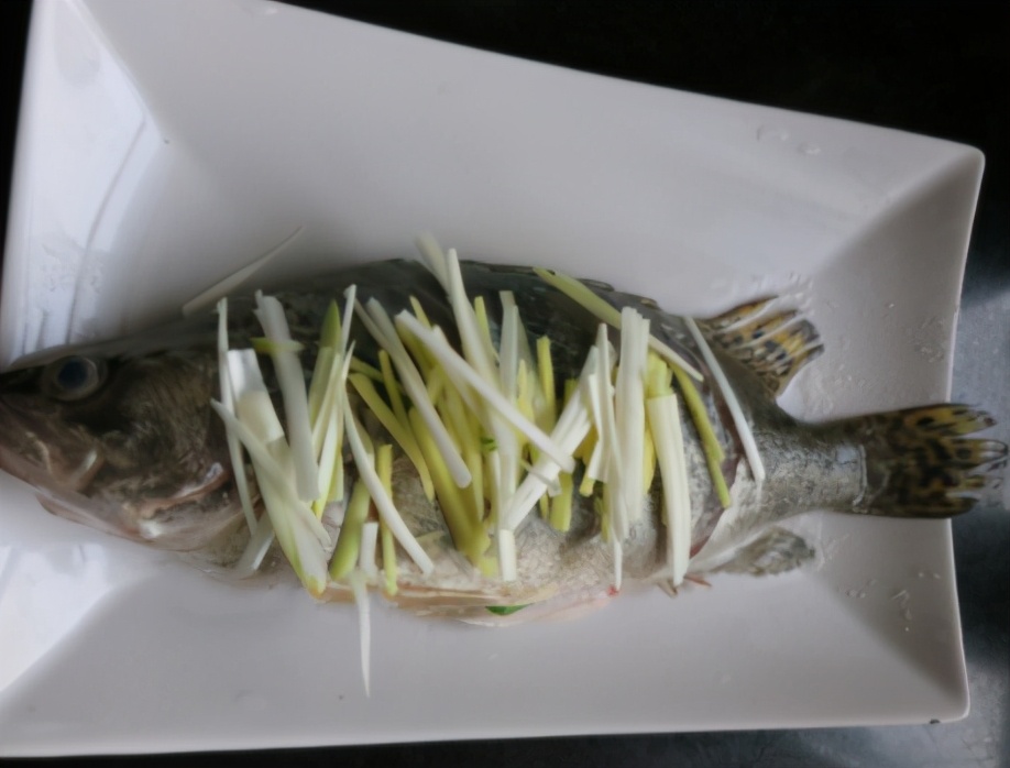 图片[5]-清蒸桂鱼的做法步骤图 清蒸桂鱼时牢记3个小细节鱼肉鲜嫩滑且-起舞食谱网