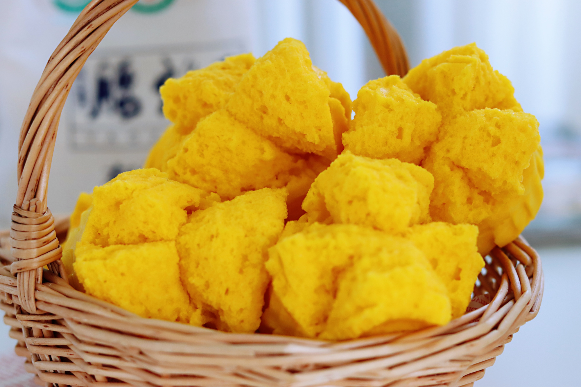 女人要多吃它，鬆軟香甜又養顏，不用揉麵，個個開花，比蛋糕好吃