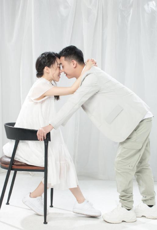 18岁接济男友，22岁结婚，24岁生子，她用6年降伏