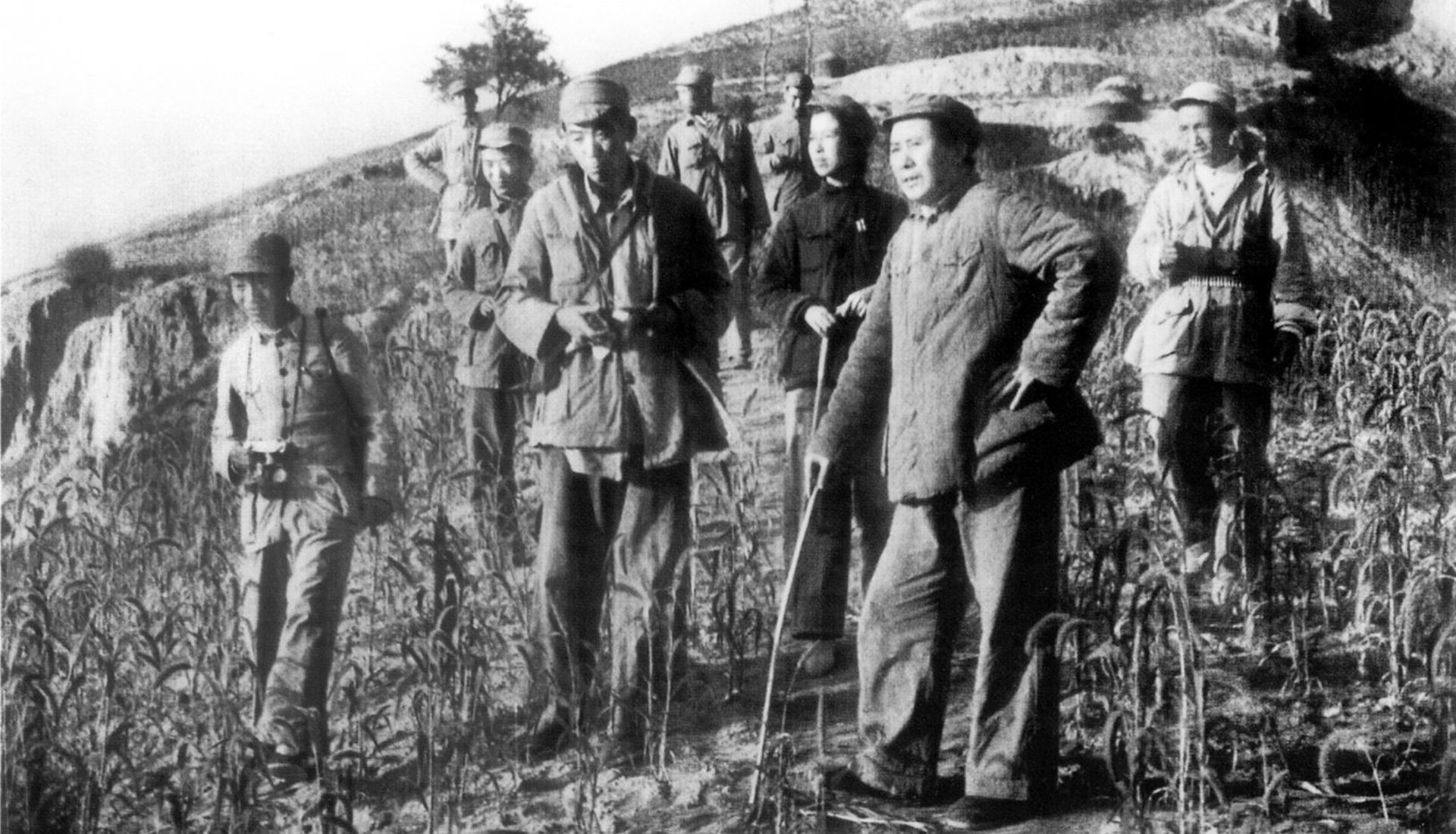 毛泽东陕北遇险，敌军不足五百米，主席做最坏准备时王震骑兵赶到