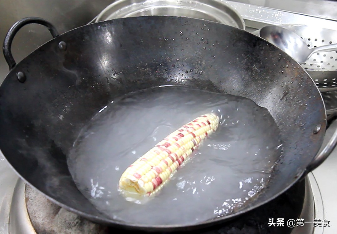 图片[3]-玉米不煮不烤 教你小孩爱吃的牙签黏玉米 香酥软糯 解馋又健康-起舞食谱网
