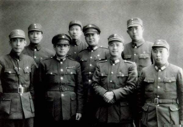 粟裕指挥的惨烈战役，十万人围殴74师三万，百姓