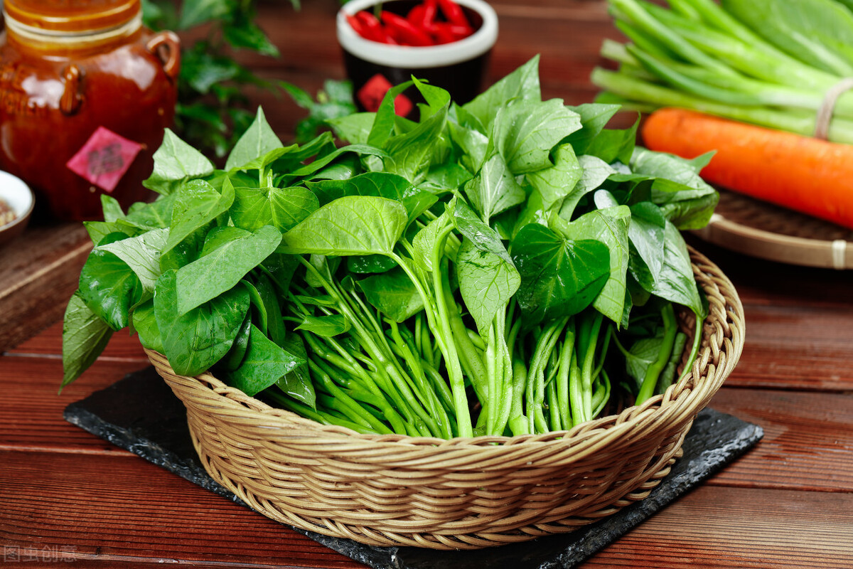 別只盯著牛奶，這4種食物會讓你骨骼更�強健�，不妨多吃點