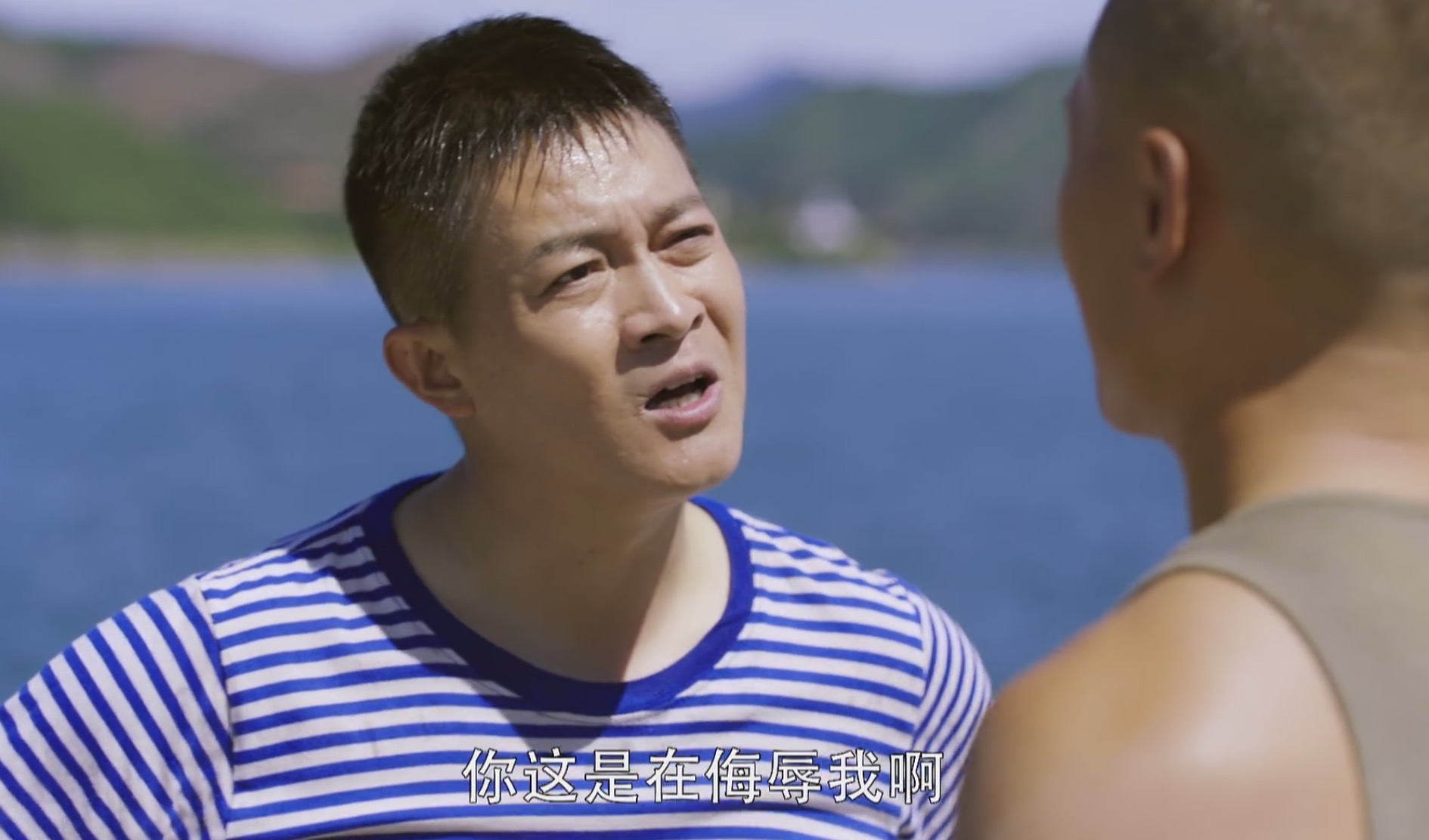 两人同岁曾经演师徒，新剧中徒弟发福显老，师傅反而显年轻