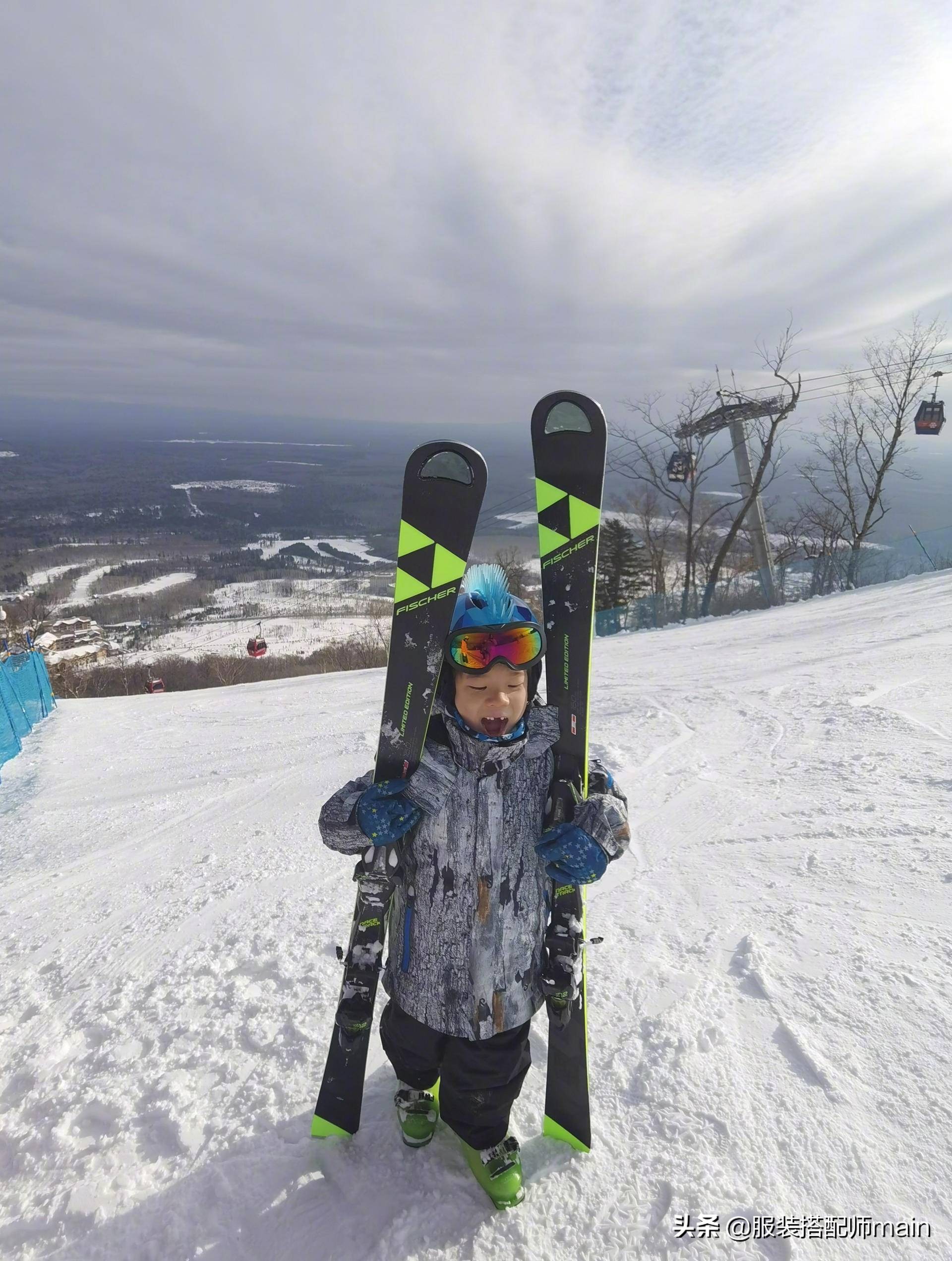 10後都這麼會穿？ 7歲嗯哼私服洋氣不古板，小孩就該有小孩的樣