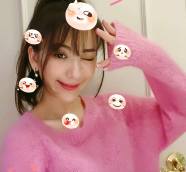 郭富城顧家，事業忙也陪孩子玩泥沙，方媛照顧郭詠希夫妻配合默契