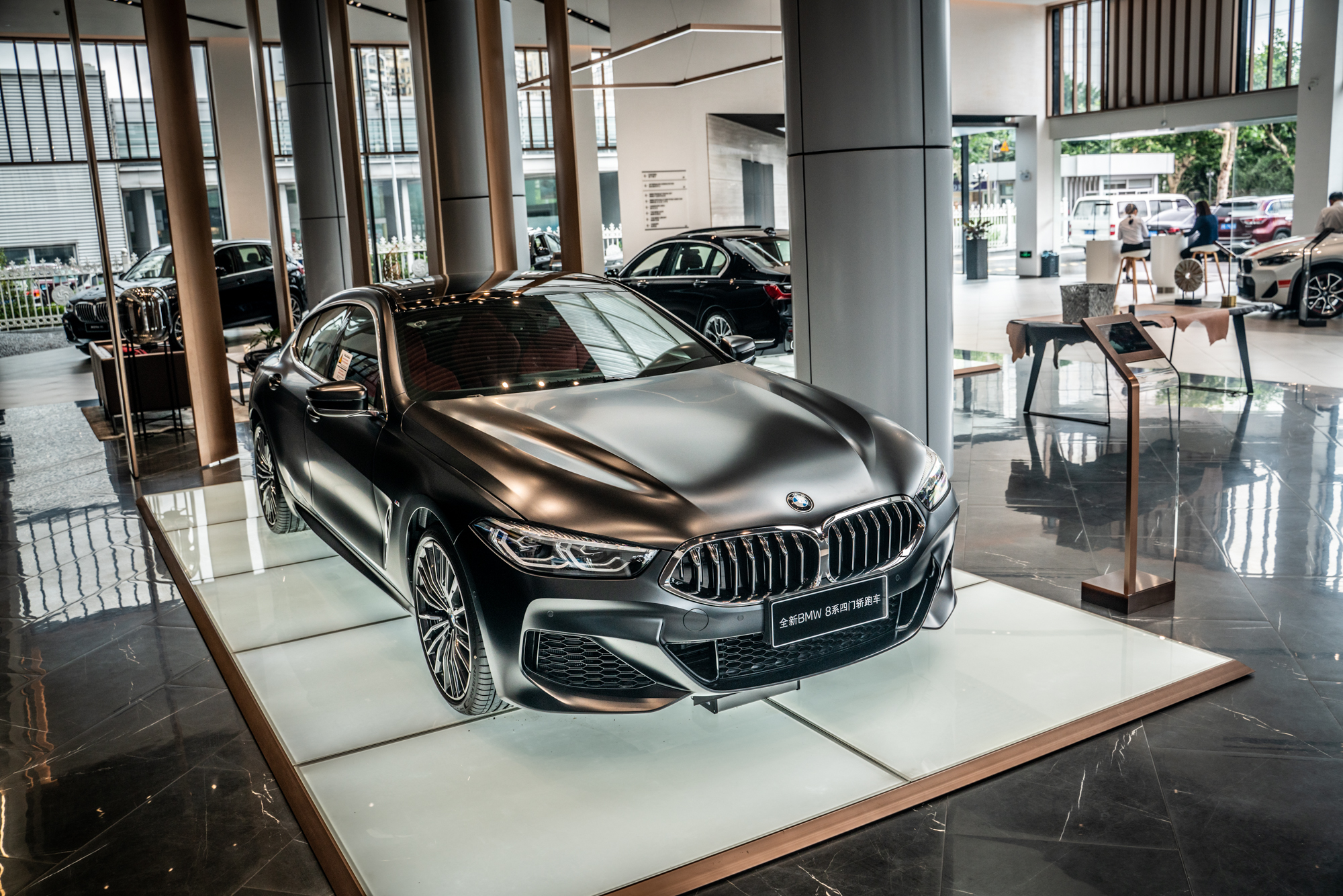 到店弹车宝马8系四门轿跑这真的是两年前的车