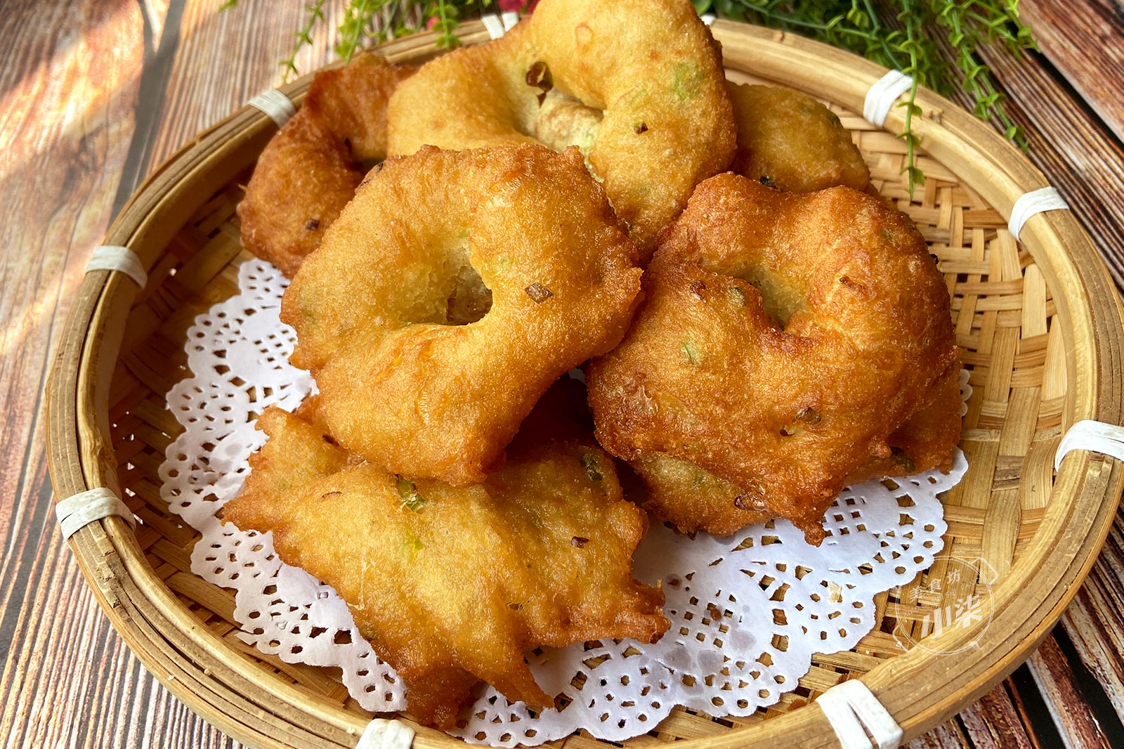 30分钟快速葱油饼做法，不揉面不擀面，蓬松暄软，放凉也不硬