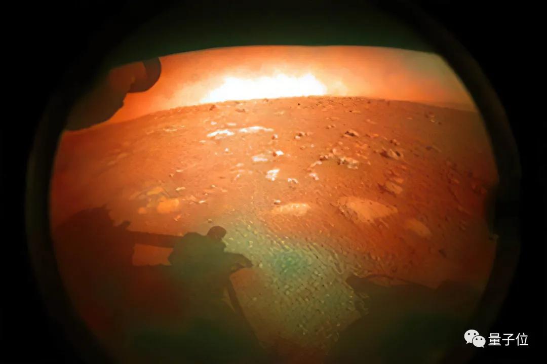 这张“毅力号火星照片”，AI P过