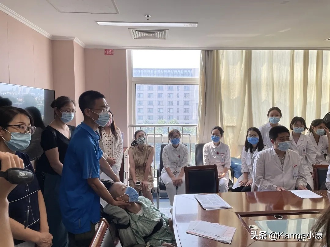 立志做中国霍金！18公斤渐冻症男孩645高分入读北航大学