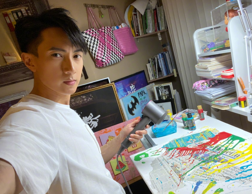 Ability is 41 the man years old, had loved each other 25 years with the wife however, this is too arrogant to star husband and wife