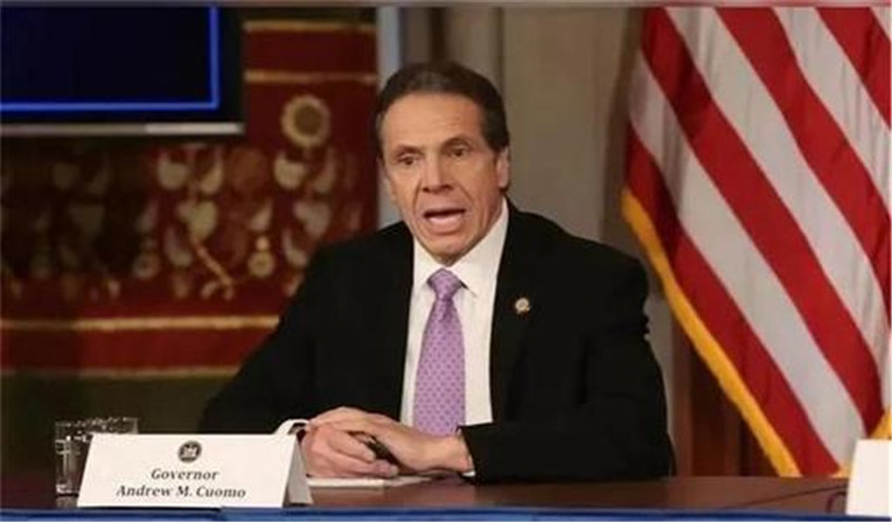 特朗普不愿戴口罩，遭到科莫的严厉批评，原来中国一直是对的