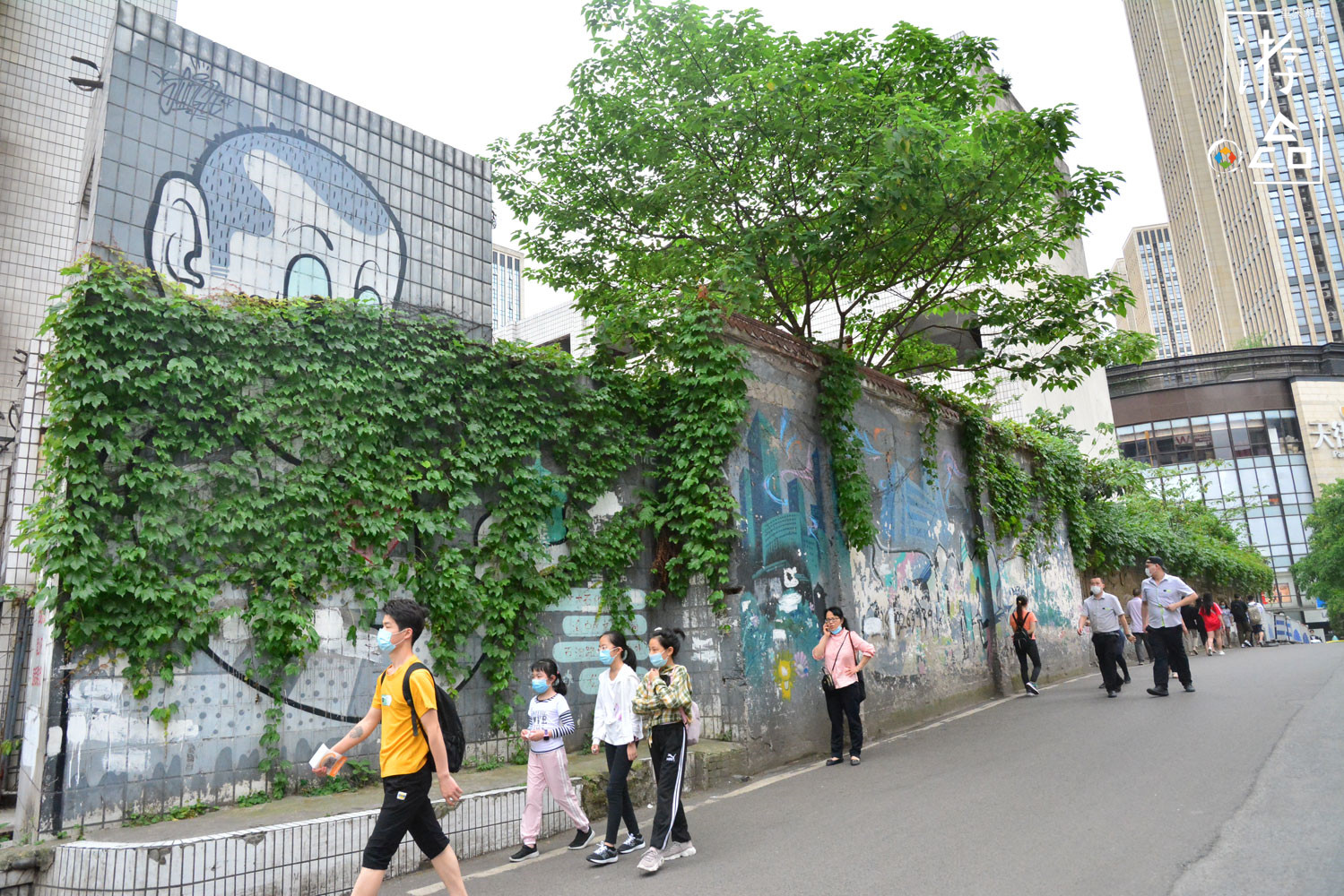 龙湖为重庆大坪带来GDP奇迹，但作为代价，抹去了后勤工程学院