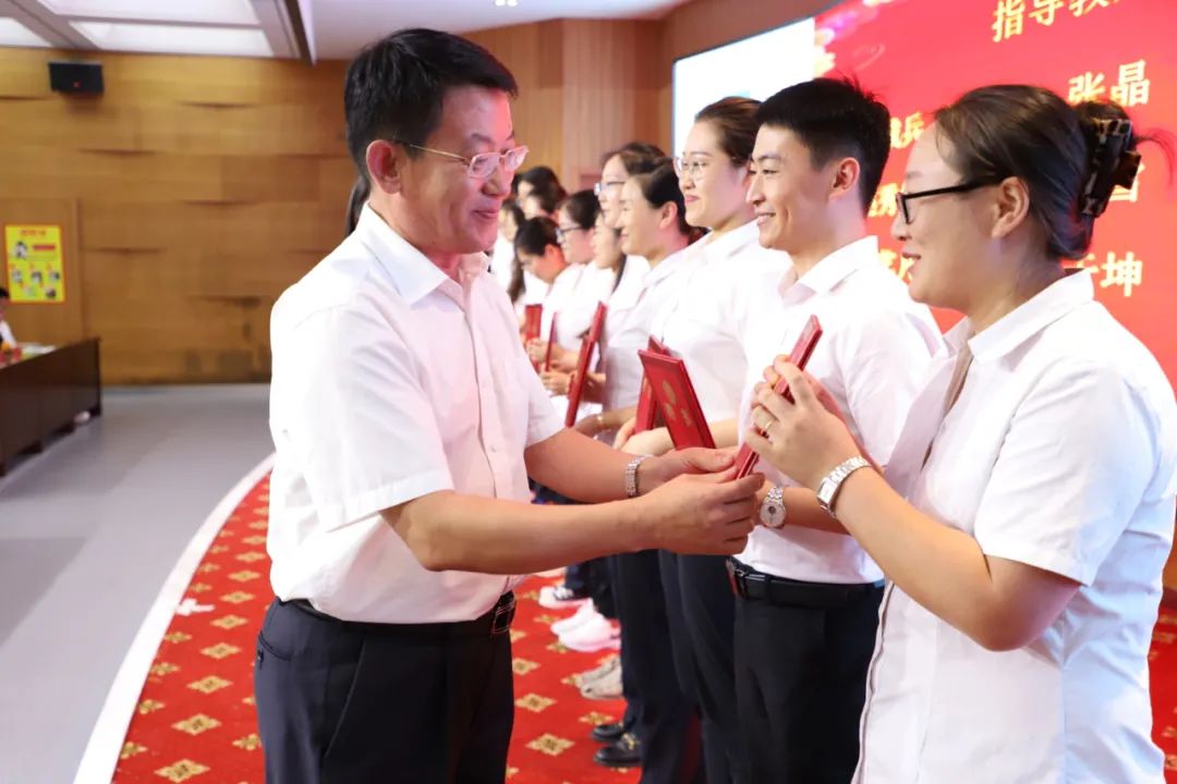 �ൺͨ��ʵ��ѧУ���������̡������ʦ����