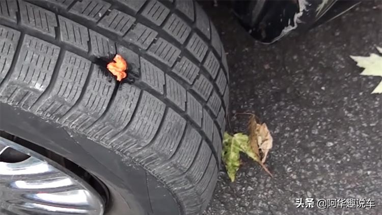 汽車補胎是常事，但是車主卻不知道哪種補胎好，修理工告訴你