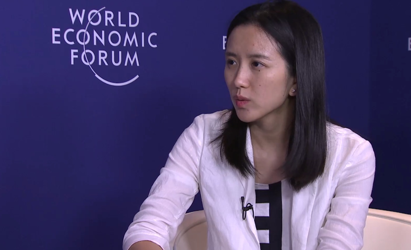 现实中的爽文女主：小县城出身，3个大佬帮她创业，4年变现15亿