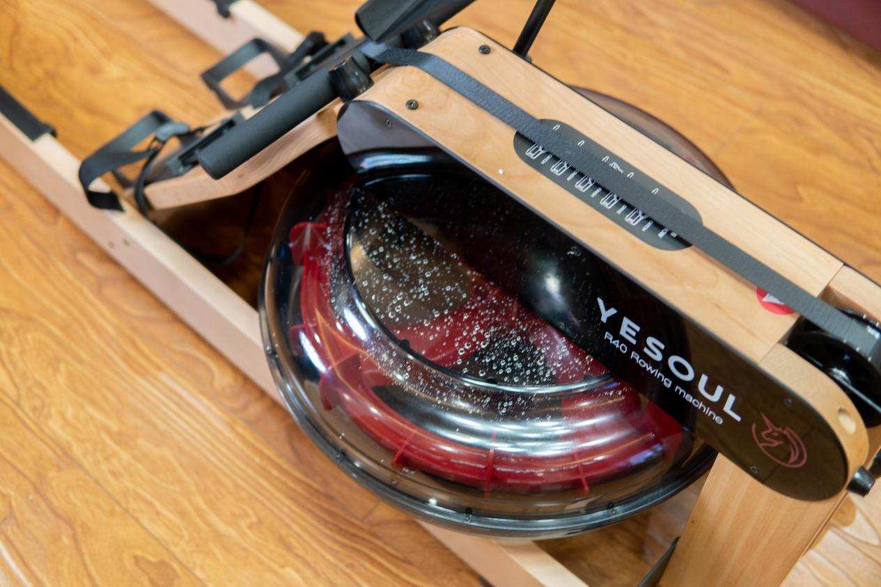 宅家运动，既要科学又要享受，野小兽R40划船机英伦运动体验