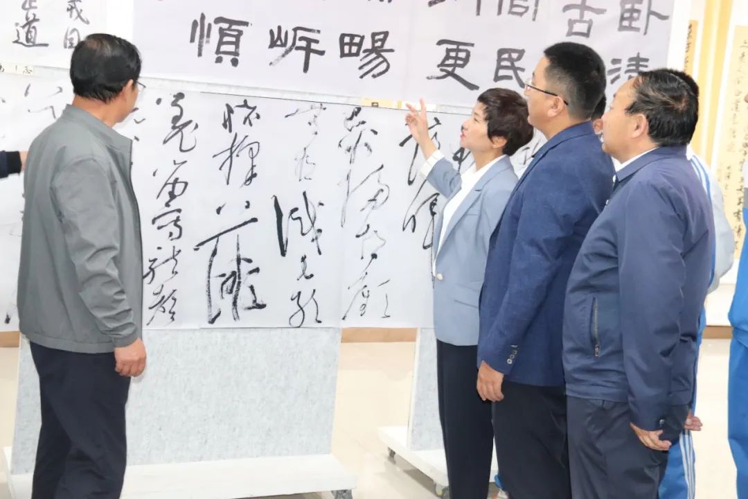 临潭县举办庆祝建党100周年书画剪纸作品展