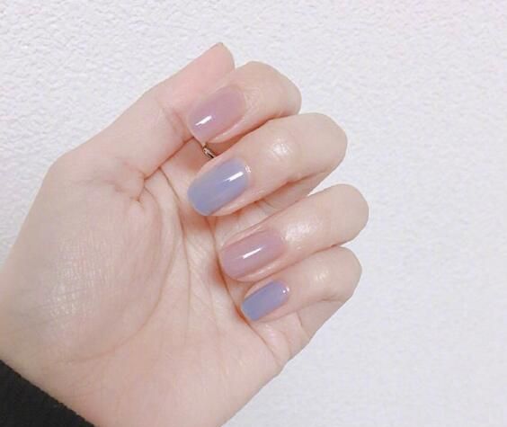 2020年最火的美甲色搭配方案，简单干净显手白，