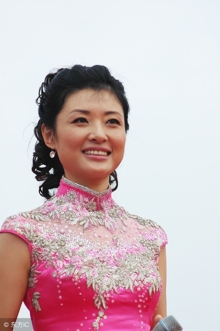 知名主持人美照一册，欣赏