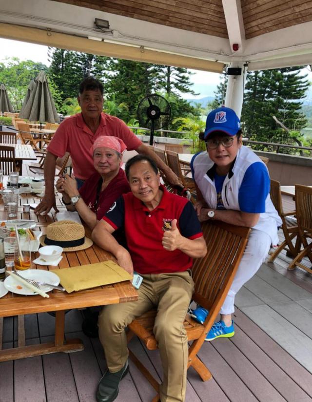 谭咏麟晒最新动态，洪金宝也意外出境，面容消