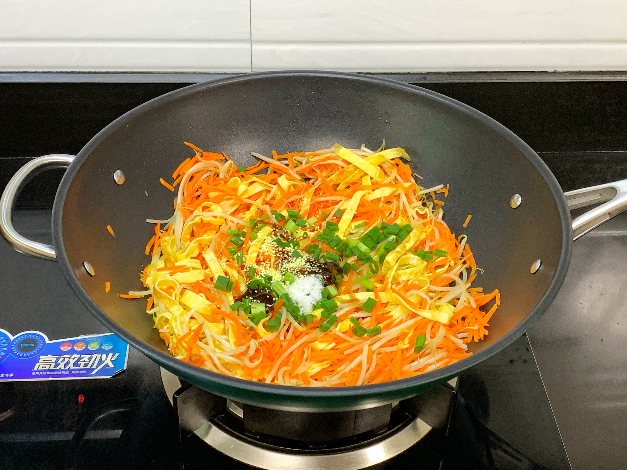 早餐，我常做這個吃，食材買來包上餡煎一煎，真美味